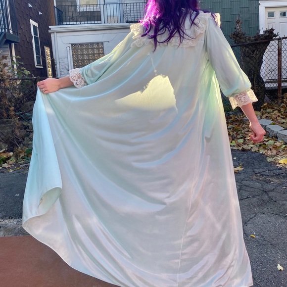 SOLD Mint Green Robe Vintage 60's - Picture 2 of 16